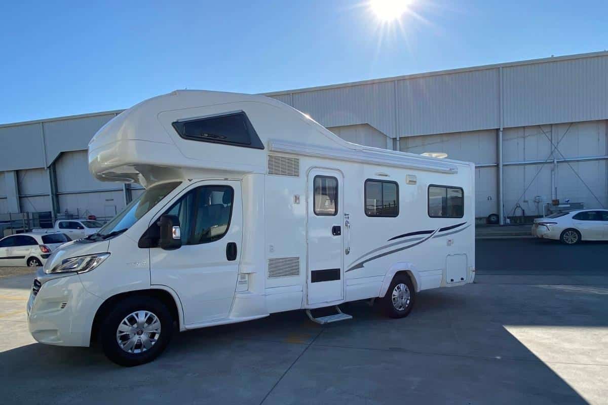 Cruisin RV Sales Ex Rental Campervans & Used Motorhomes Dealers