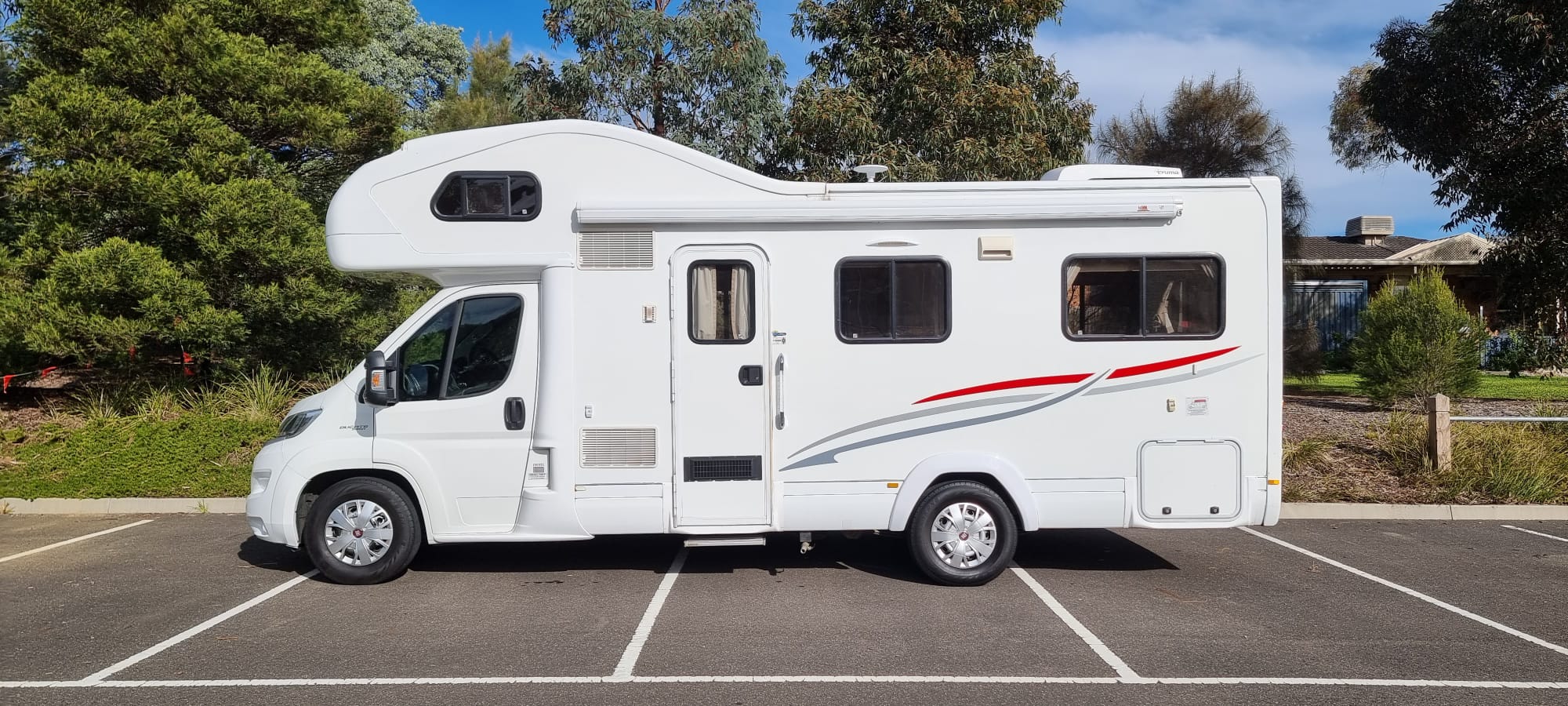 Cruisin RV Sales - Ex Rental Campervans & Used Motorhomes Dealers