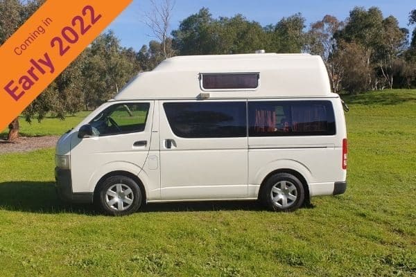 2-3-berth-toyota-hitop 2-3-berth-toyota-hitop
